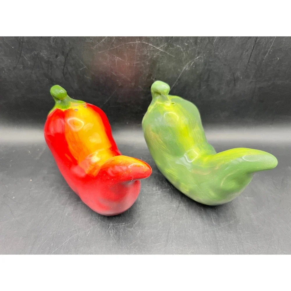 Salt Pepper Shakers Vtg Jalapeno Red Green Pepper Set 4.5